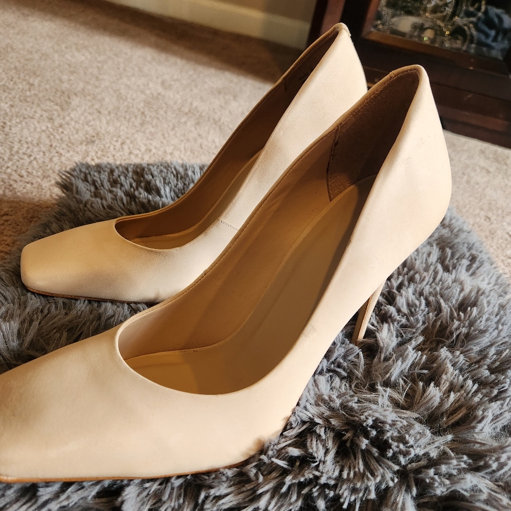 Beige microsoft Sude Aldo Pump